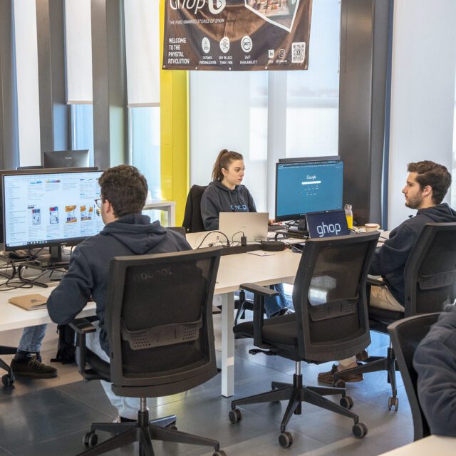 Startup trabajando en la torre de La Nave