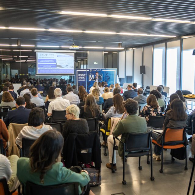 Evento en aula 7 de La Nave