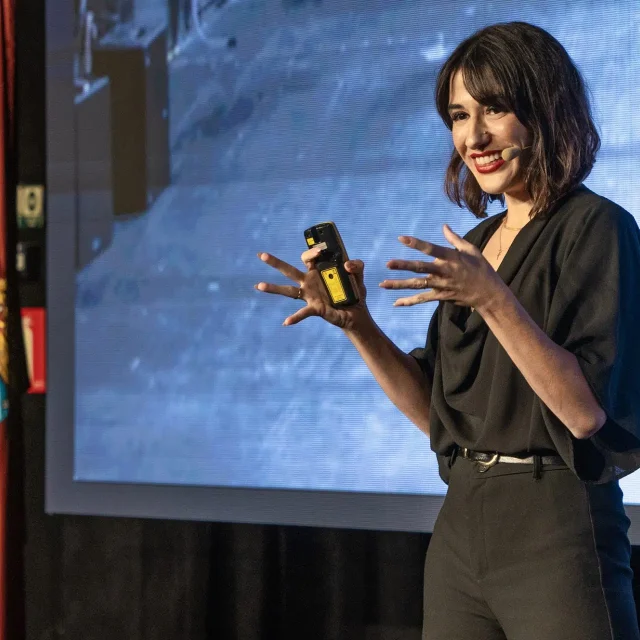 Izanami Martínez: «Practicar la gratitud es lo más próximo al secreto de la felicidad que han descubierto científicos y psicólogos»