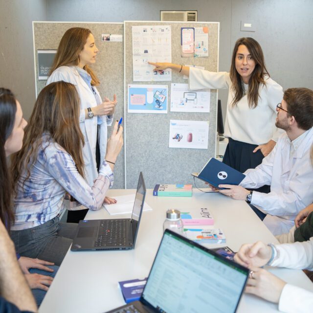 Startup trabajando en su contenedor de La Nave