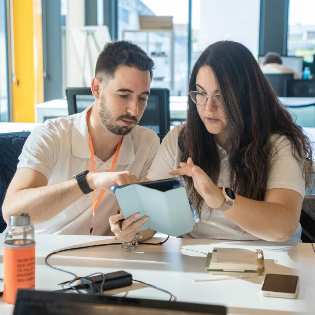 Startups en su espacio de trabajo en La Nave
